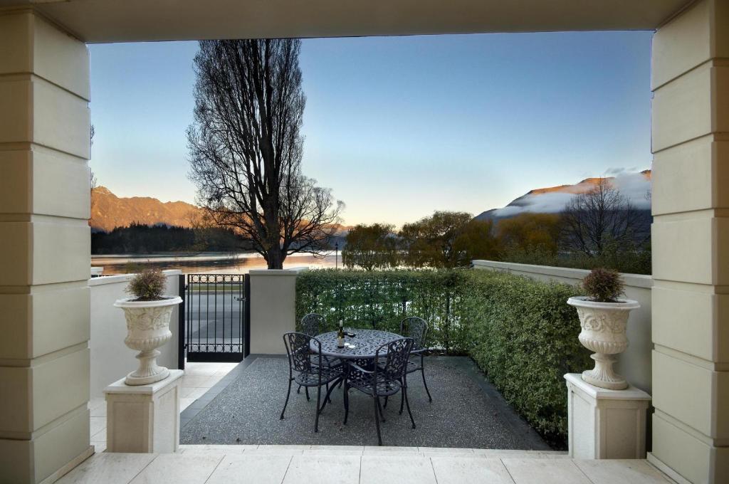 Esplanade Queenstown By Staysouth Экстерьер фото